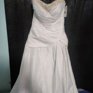 Stunning White Strapless Wedding Gown